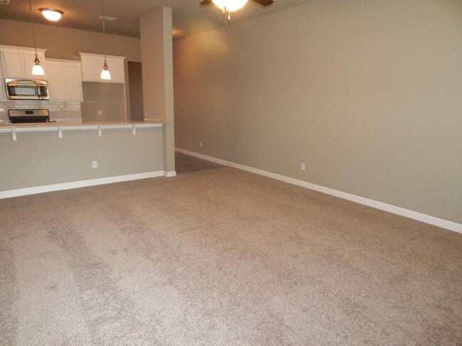 Building Photo - $1000.00 OFF 1ST MONTH RENT