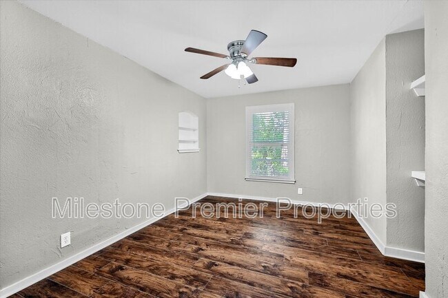 Building Photo - 1721 S Fannin Ave