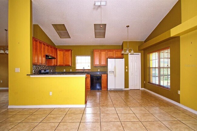 Building Photo - 4335 Creekside Blvd