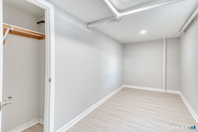 Building Photo - 41 E High St