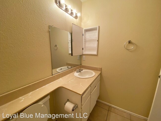 Building Photo - 3 br, 2 bath House - 802 West Avenue H2
