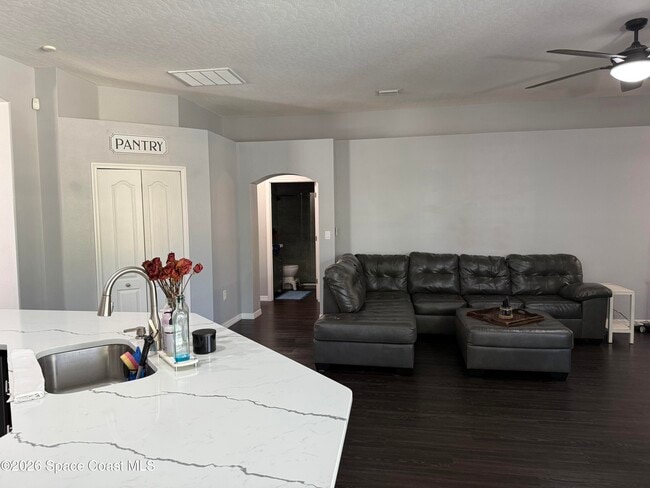 Building Photo - 110 Ridgemont Cir SE