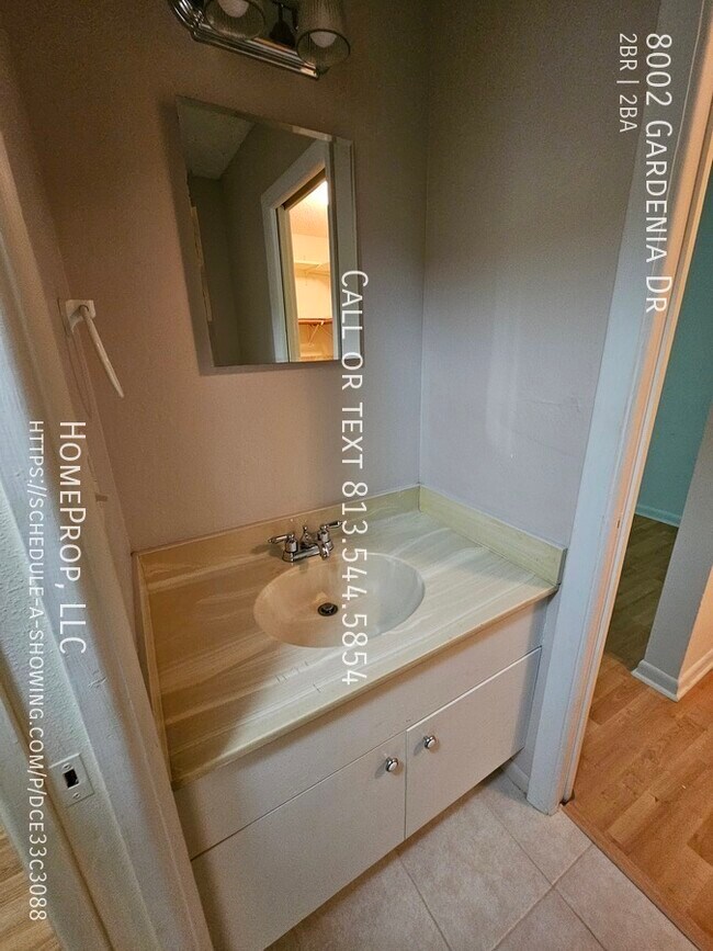 Building Photo - 2 Bedroom Meadowood Condo