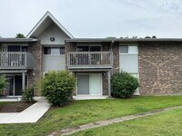 Building Photo - 16W525 Mockingbird Ln