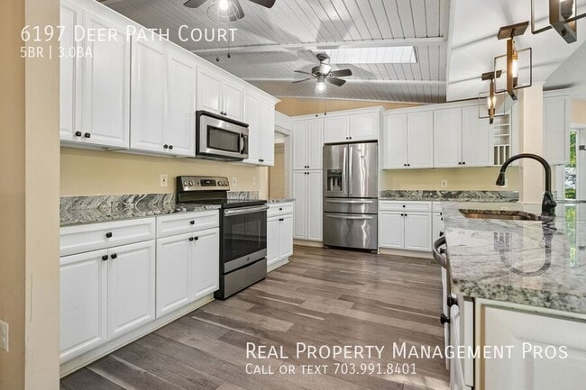 Building Photo - 6197 Deer Path Ct