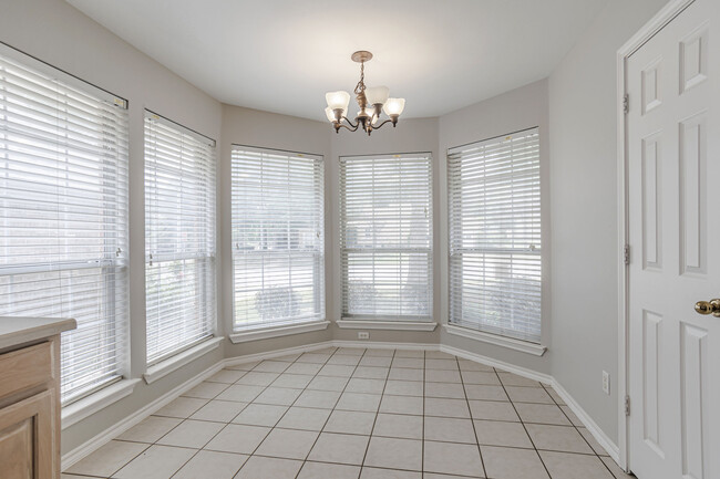 Building Photo - 5923 Flintshire Ct