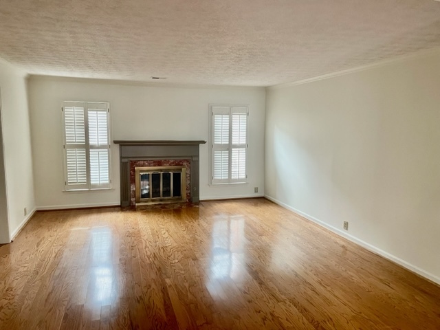 Building Photo - 605 Dunwoody Chace