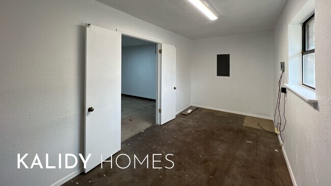 Building Photo - 12510 Maple Ridge Rd