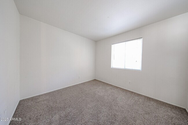 Building Photo - 3211 W Abraham Ln