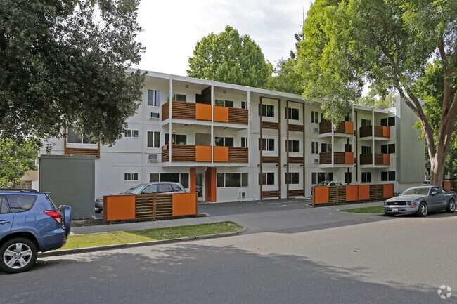 Building Photo - The Elan Apartments