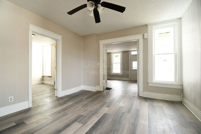 Building Photo - 715 N 33rd St