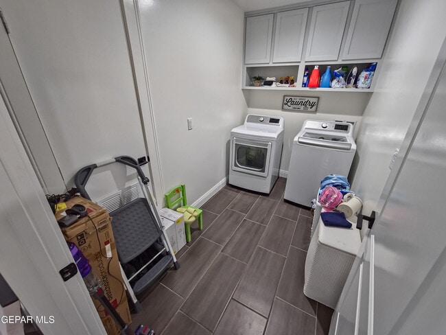 Building Photo - 7321 Cuba Dr