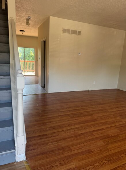 Building Photo - 1015 Westward Trails Dr