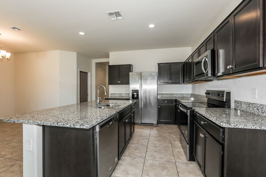 Building Photo - 4859 E Rhodium Dr