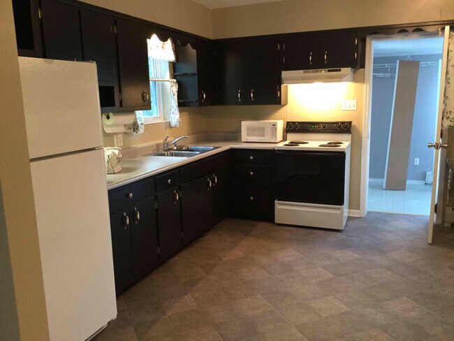 Building Photo - 3820 Chestnut St