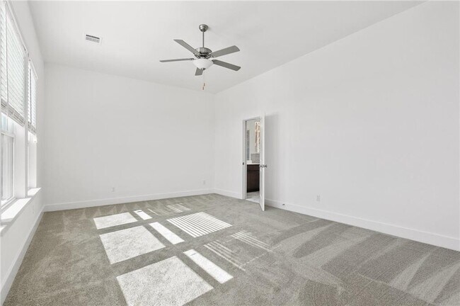 Building Photo - 121 Buckle Cove