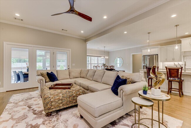 Building Photo - 534 Long Shadow Dr