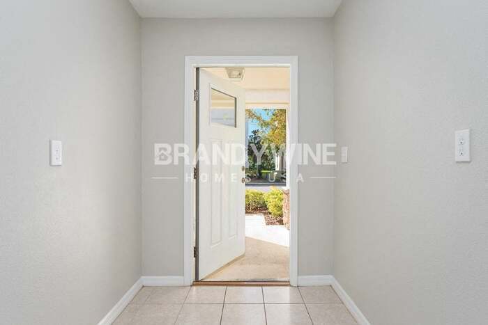 Building Photo - 5641 Mercado Dr