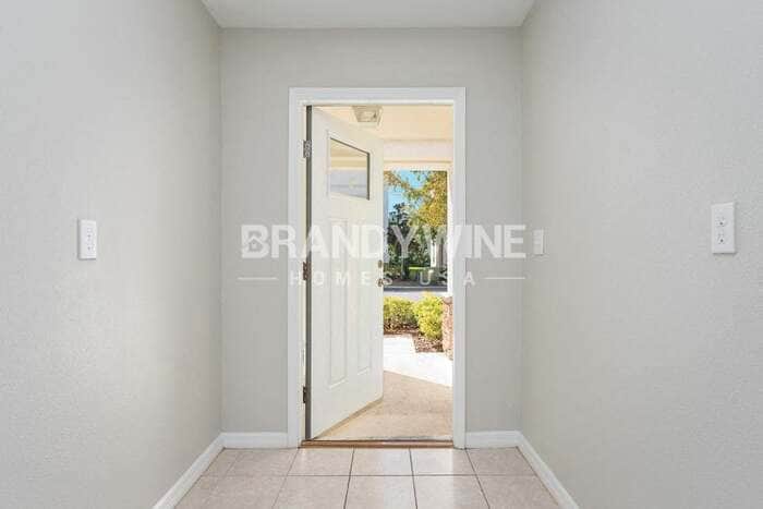 Building Photo - 5633 Mercado Dr