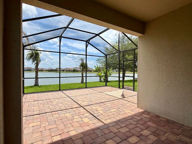 Building Photo - 3,261 SF Fully Furnished 5-Bed Gem | Just Bring Your Suitcase!