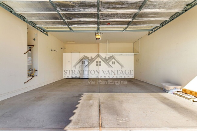 Building Photo - 21004 E Sunset Dr