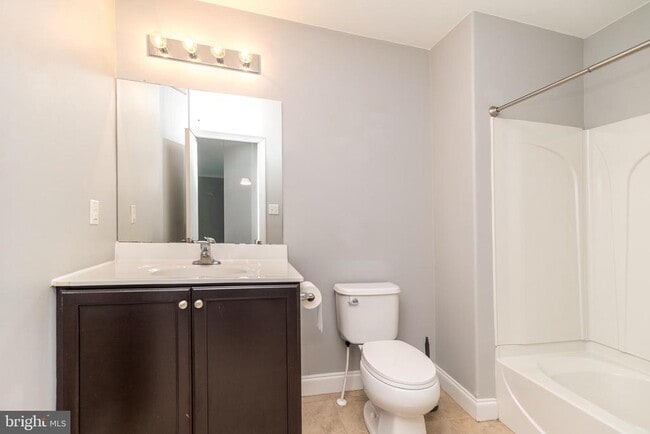 Building Photo - 3216 Brookside Dr