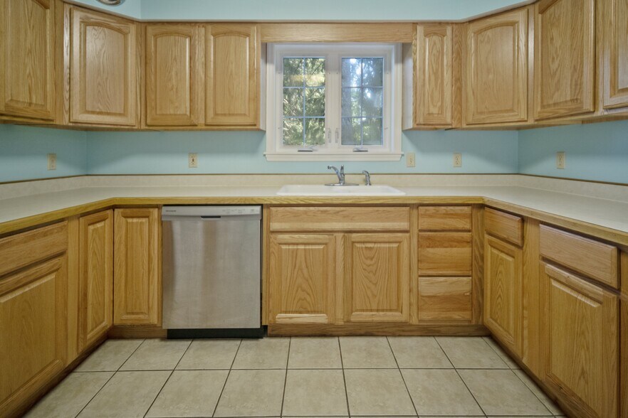 Kitchen-2 - 820 Hanshaw Rd