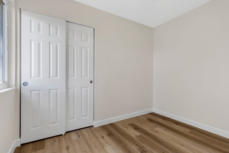 Building Photo - 2 Storkway Ct