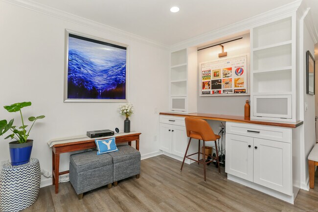 Building Photo - 3 Oakwood Ave
