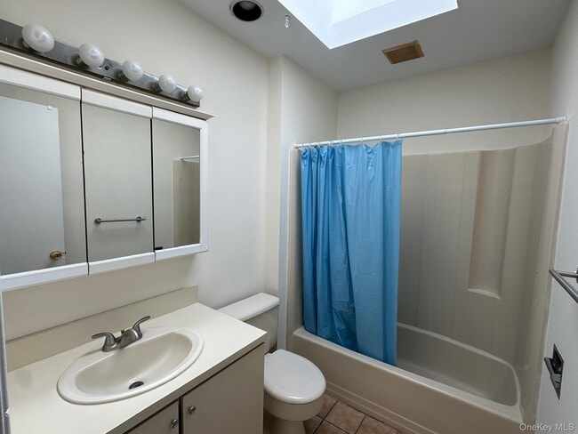 Building Photo - 15 Manhasset Ave