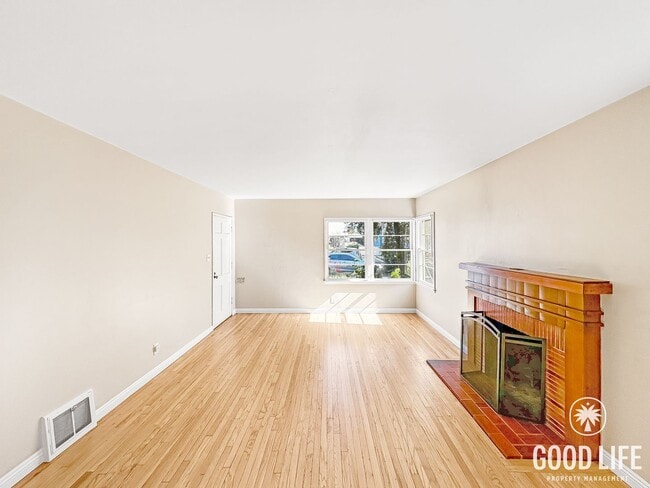 Building Photo - Price Reduced! 3-Bedroom Anaheim Home Featuring Private Backyard & 2 Car Garage