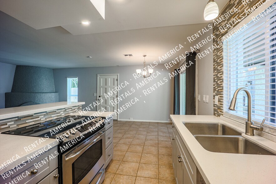 Building Photo - 8449 S 48th St