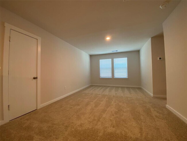 Building Photo - 310 Merriman Rd