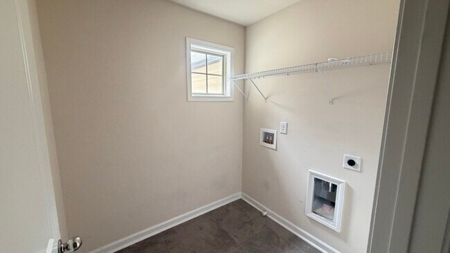 Building Photo - Townhouse in Lilburn