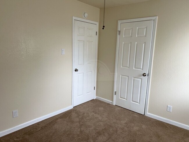 Building Photo - 1208 Ridgemont Dr