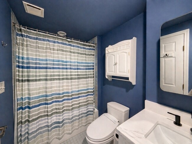 Building Photo - 21 Linden St