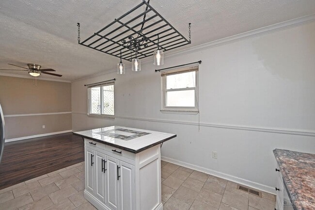 Building Photo - 8638 Northport Dr