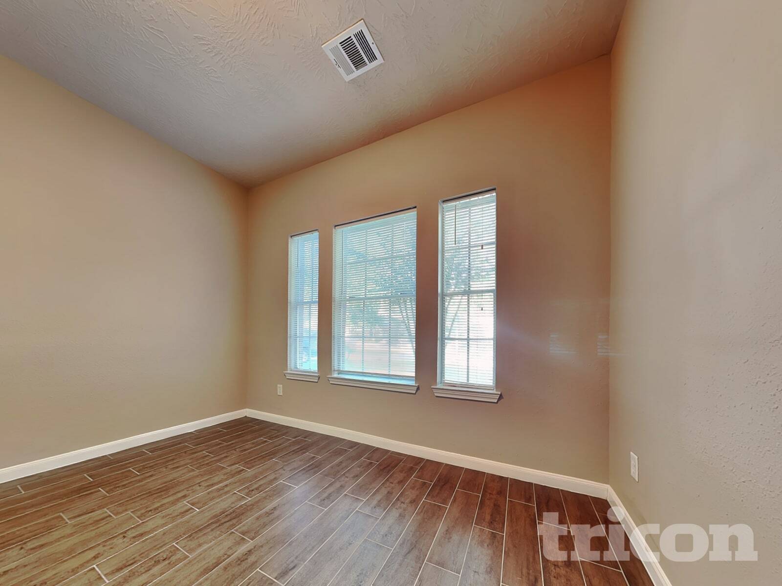 Building Photo - 25303 Laurel Green St