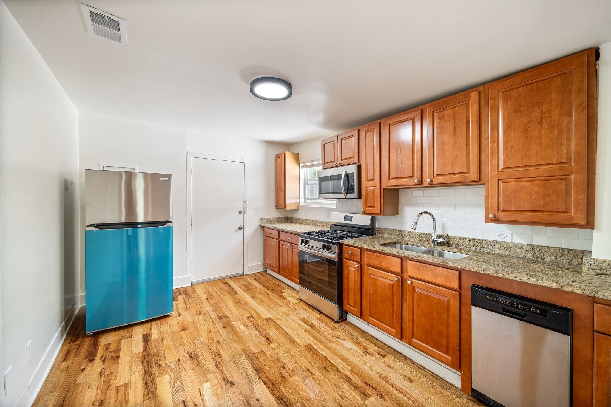 Building Photo - 1000 Foster St