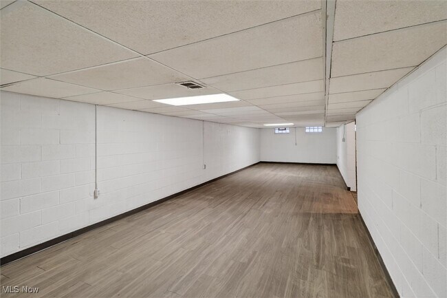 Building Photo - 5969 Marra Dr