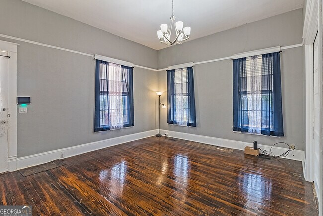 Building Photo - 2497 Napier Ave