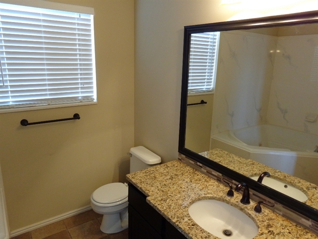 Building Photo - 2964 S Fetzer Dr