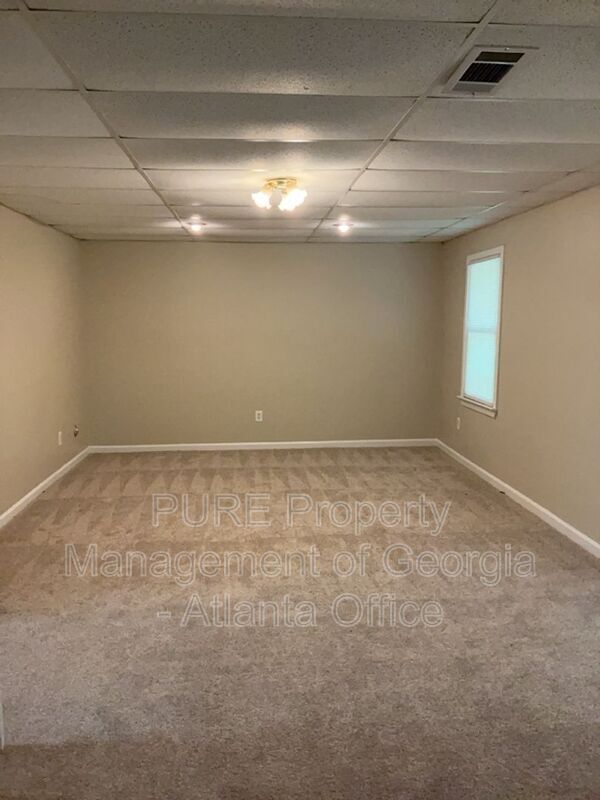 Building Photo - 3213 Southridge