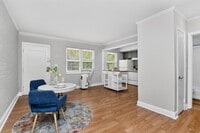 Building Photo - Charming One Bedroom Apartment In The Heart of Plaza Midwood!
