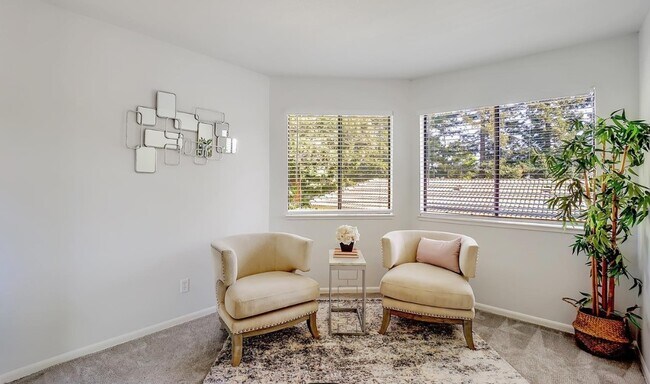 Building Photo - 5085 Valley Crest Dr