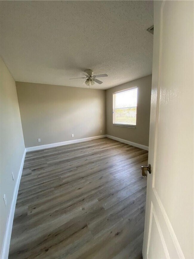 Building Photo - 4838 NW 58th Pl