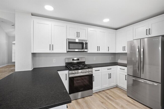 Building Photo - 1413 Catalina Dr