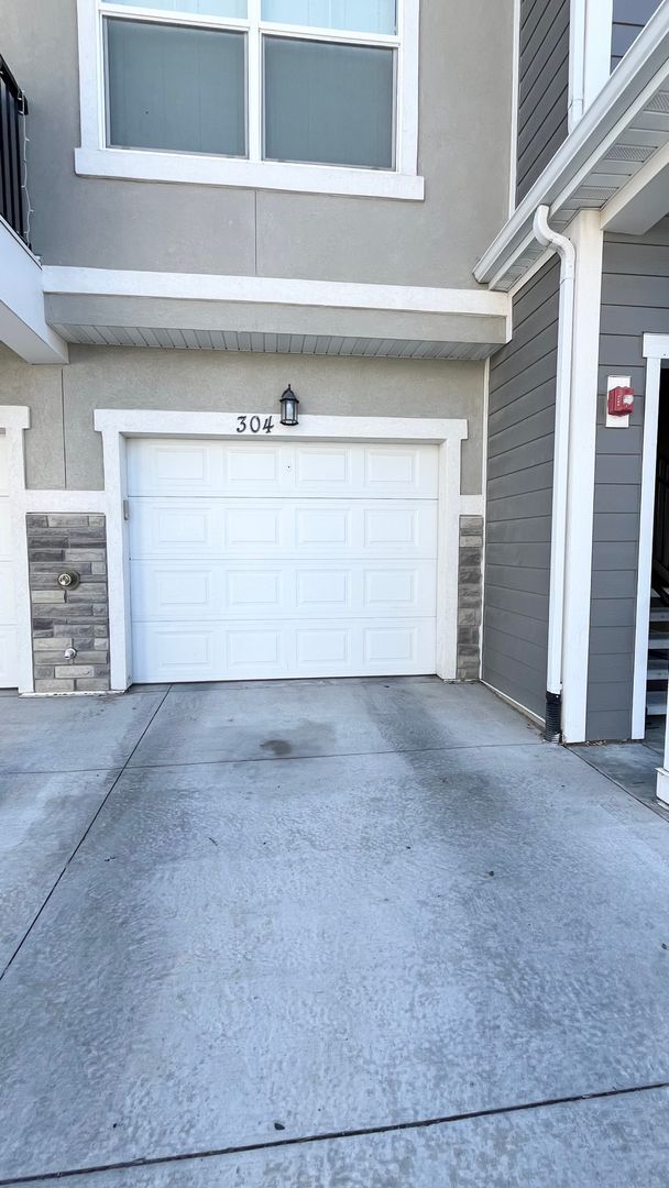 Building Photo - 3 Bed/2 Bathroom home in Herriman