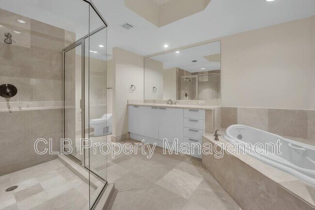 Building Photo - 241 Riverside Dr