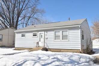 Building Photo - 6948 W Herbert Ave